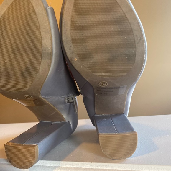 Super Cute Grey Satin Peep Toe Booties - Picture 6 of 7